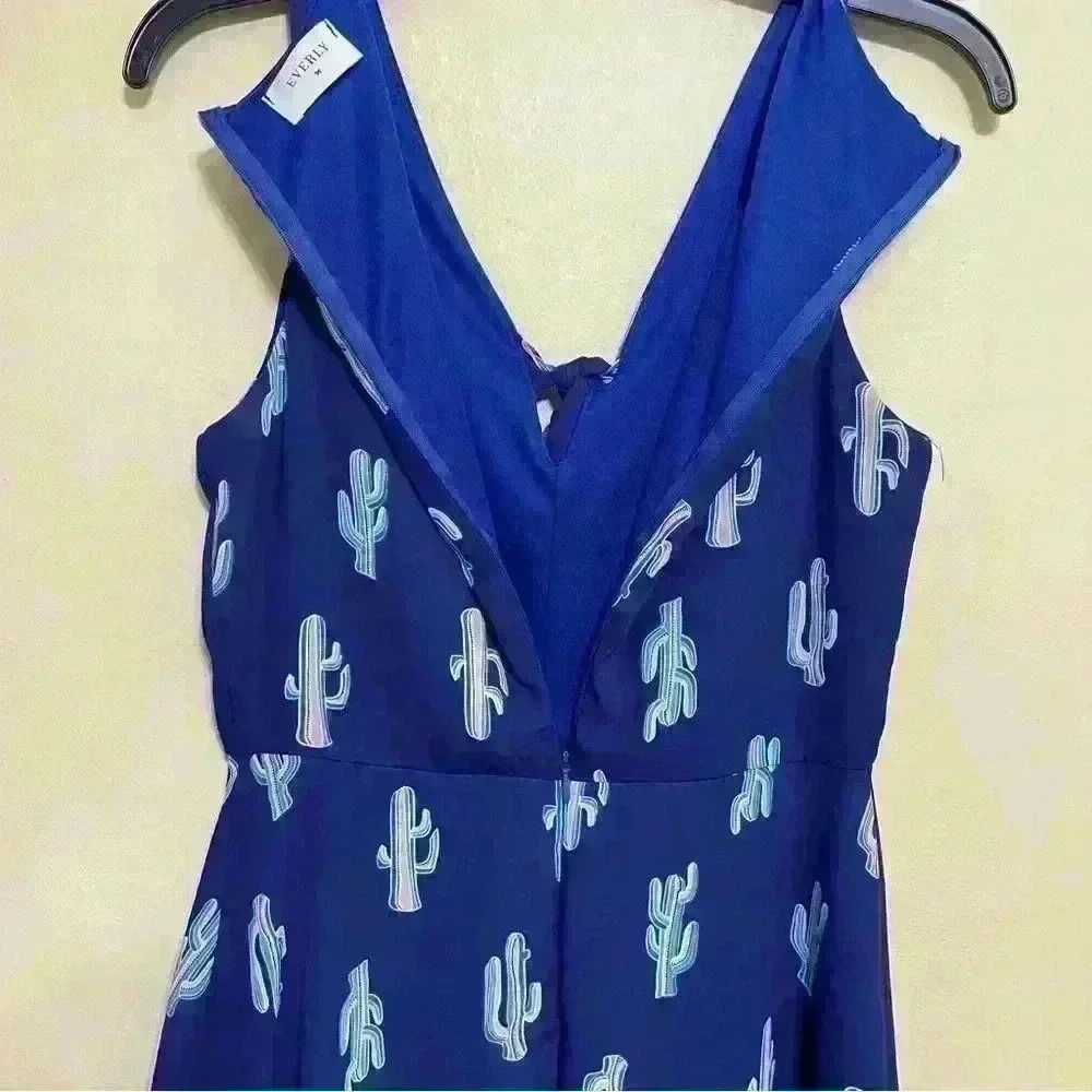 Everly Women's Cactus Print Skater Dress Size Small Sleeveless Tie Neck Lined - Picture 6 of 11